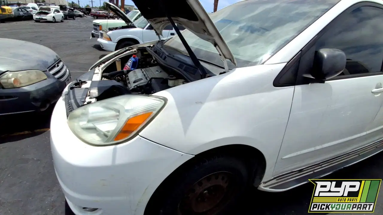 Photo of 2004 Toyota Sienna