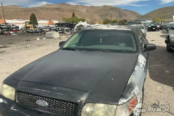 Photo of 2006 Ford Crown Victoria