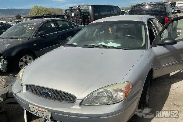 Photo of 2005 Ford Taurus