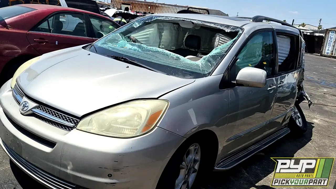 Photo of 2004 Toyota Sienna