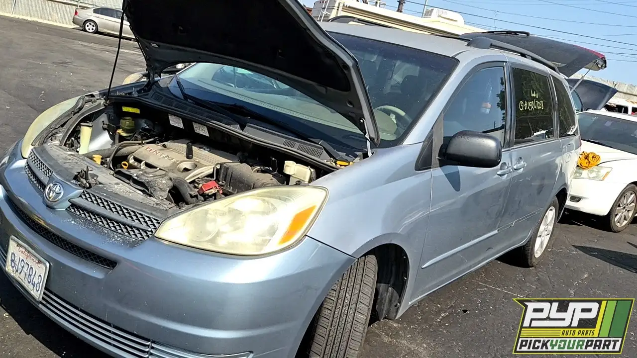 Photo of 2004 Toyota Sienna