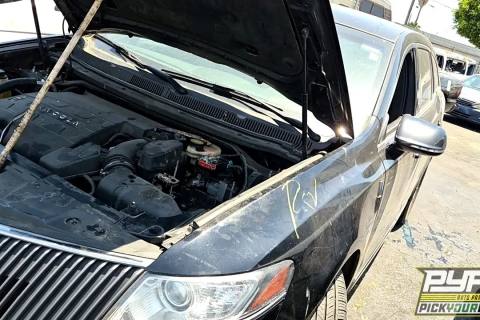 Photo of 2014 Lincoln Mkt Town Car