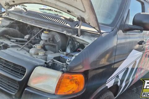 Photo of 1998 Dodge B1500