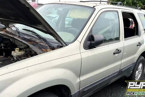 Photo of 2005 Ford Escape