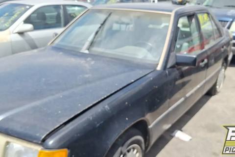 Photo of 1991 Mercedes-Benz 300E