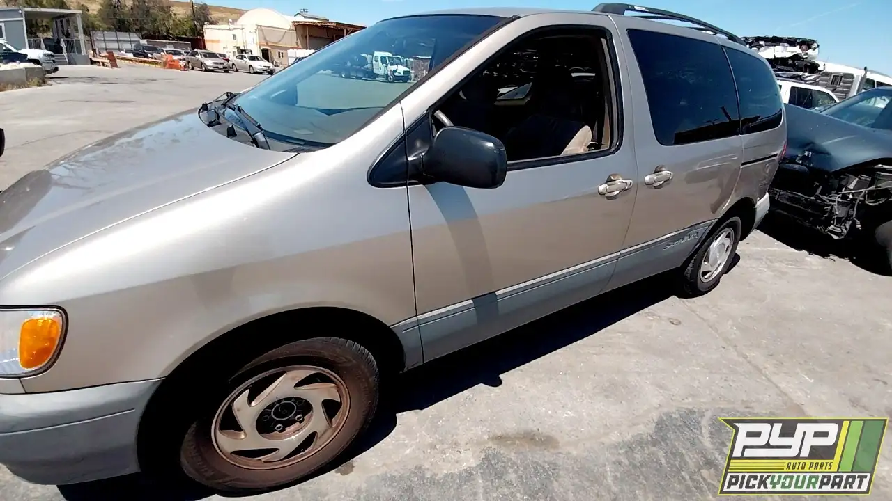 Photo of 2001 Toyota Sienna