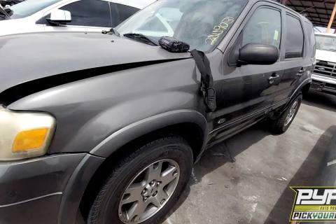 Photo of 2005 Ford Escape