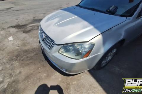 Photo of 2005 Nissan Altima