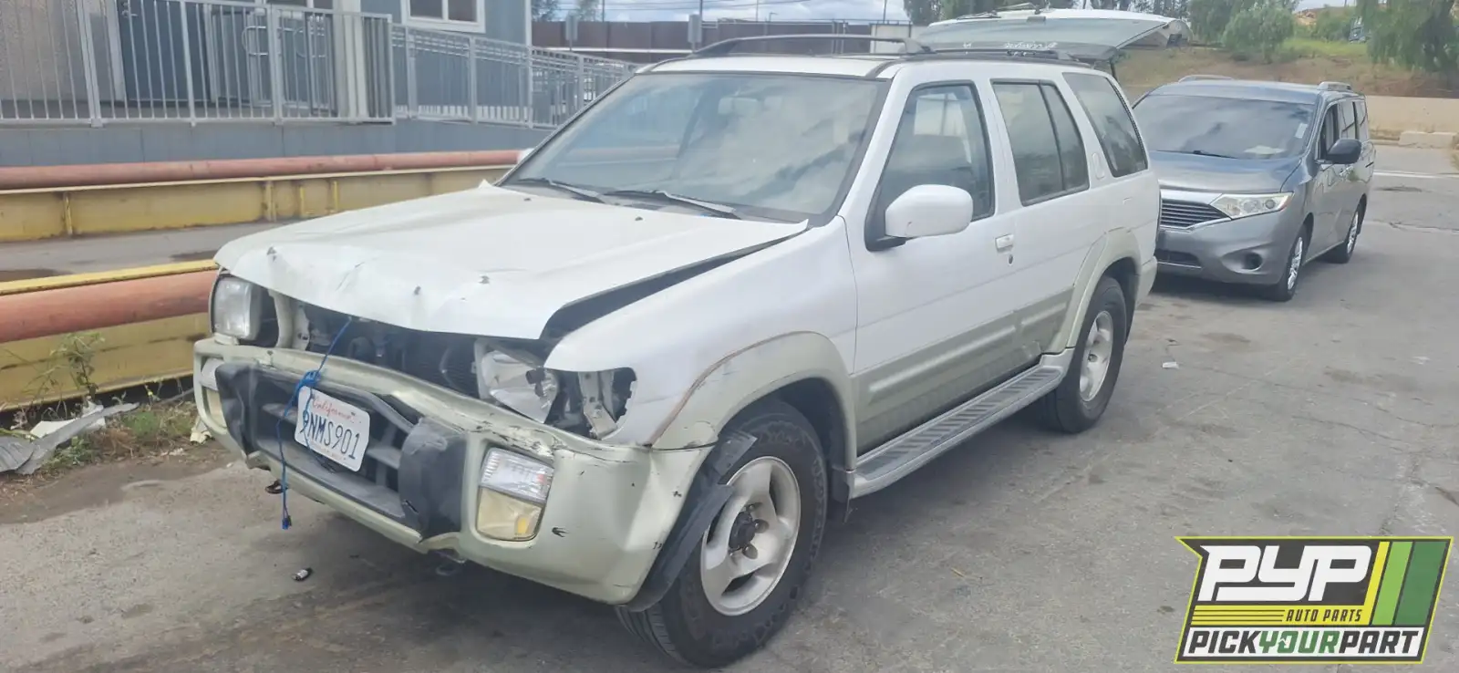 Photo of 1999 Infiniti Qx4