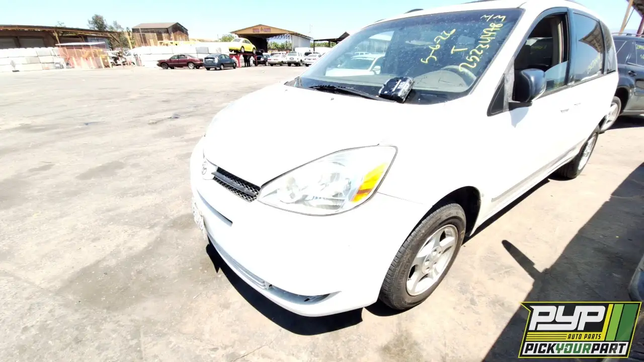 Photo of 2005 Toyota Sienna