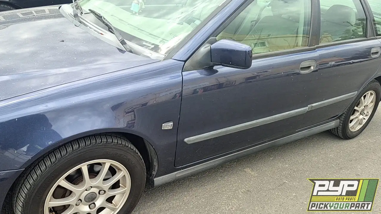 Photo of 2001 Volvo V40