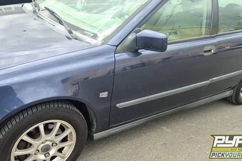 Photo of 2001 Volvo V40