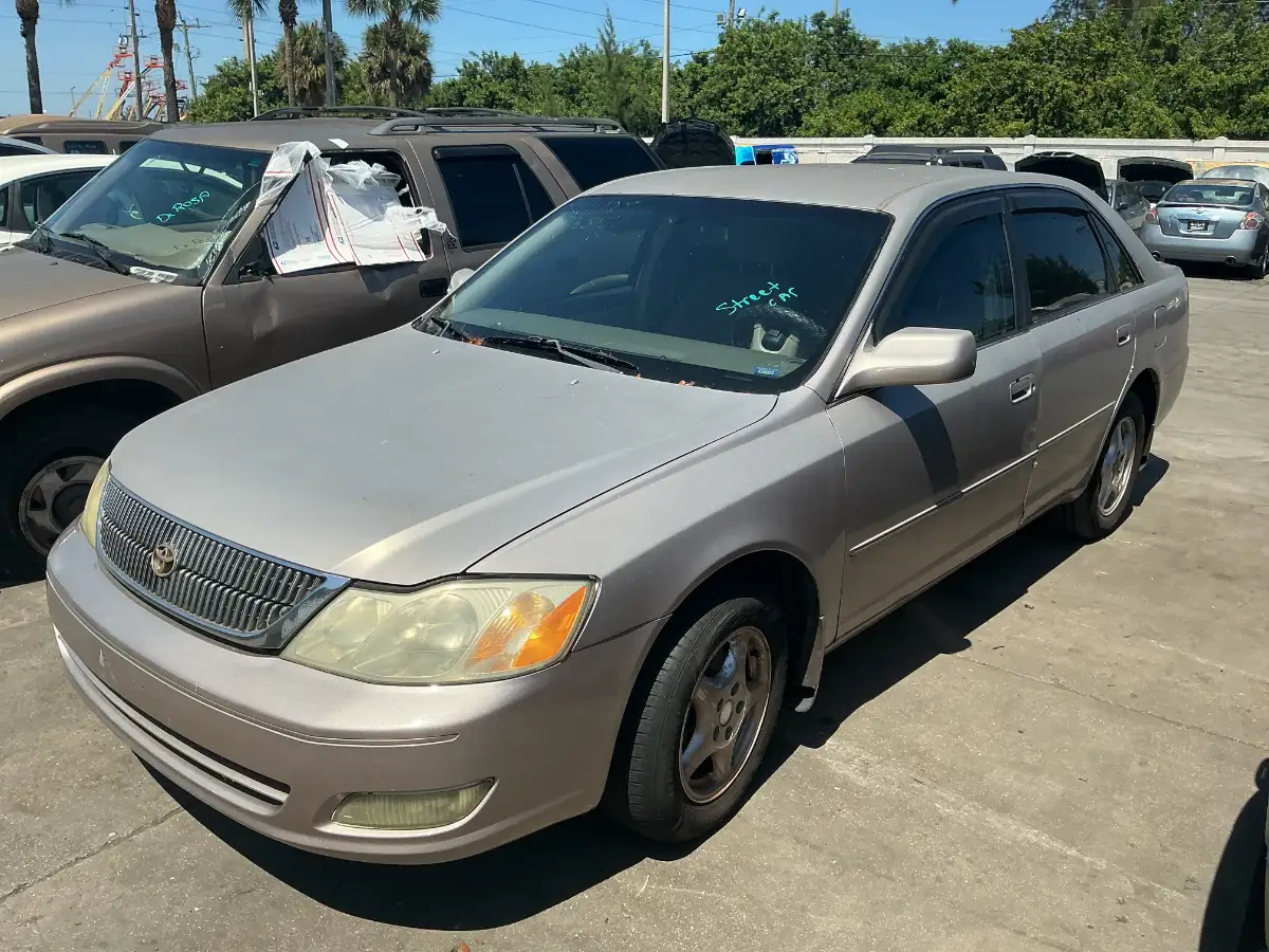 Photo of 2001 Toyota Avalon