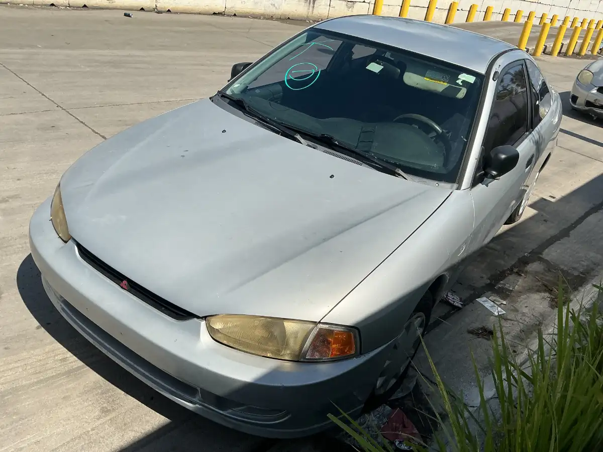 Photo of 2001 Mitsubishi Mirage