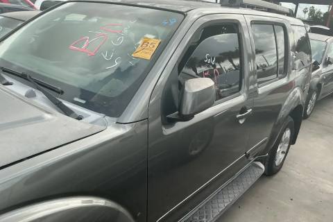 Photo of 2005 Nissan Pathfinder