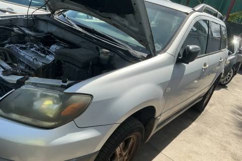 Photo of 2003 Mitsubishi Outlander