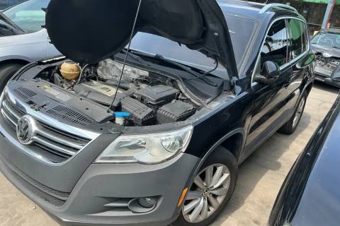 Photo of 2011 Volkswagen Tiguan
