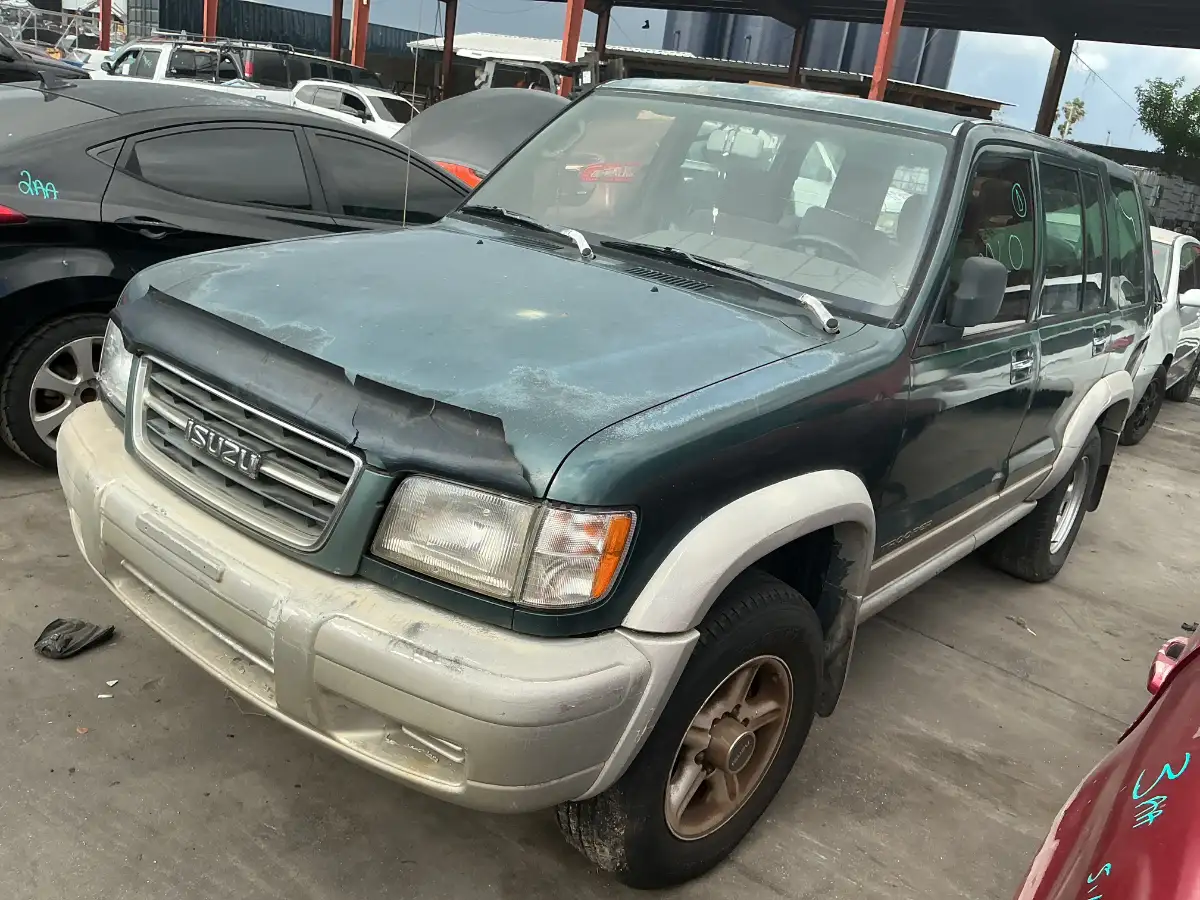 Photo of 1999 Isuzu Trooper