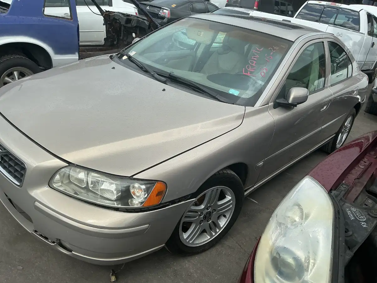 Photo of 2005 Volvo S60