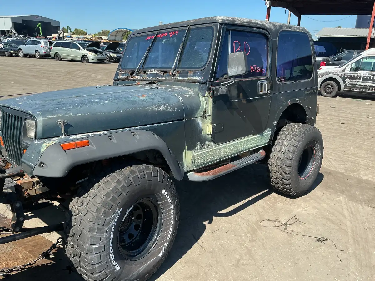 Photo of 1993 Jeep Wrangler