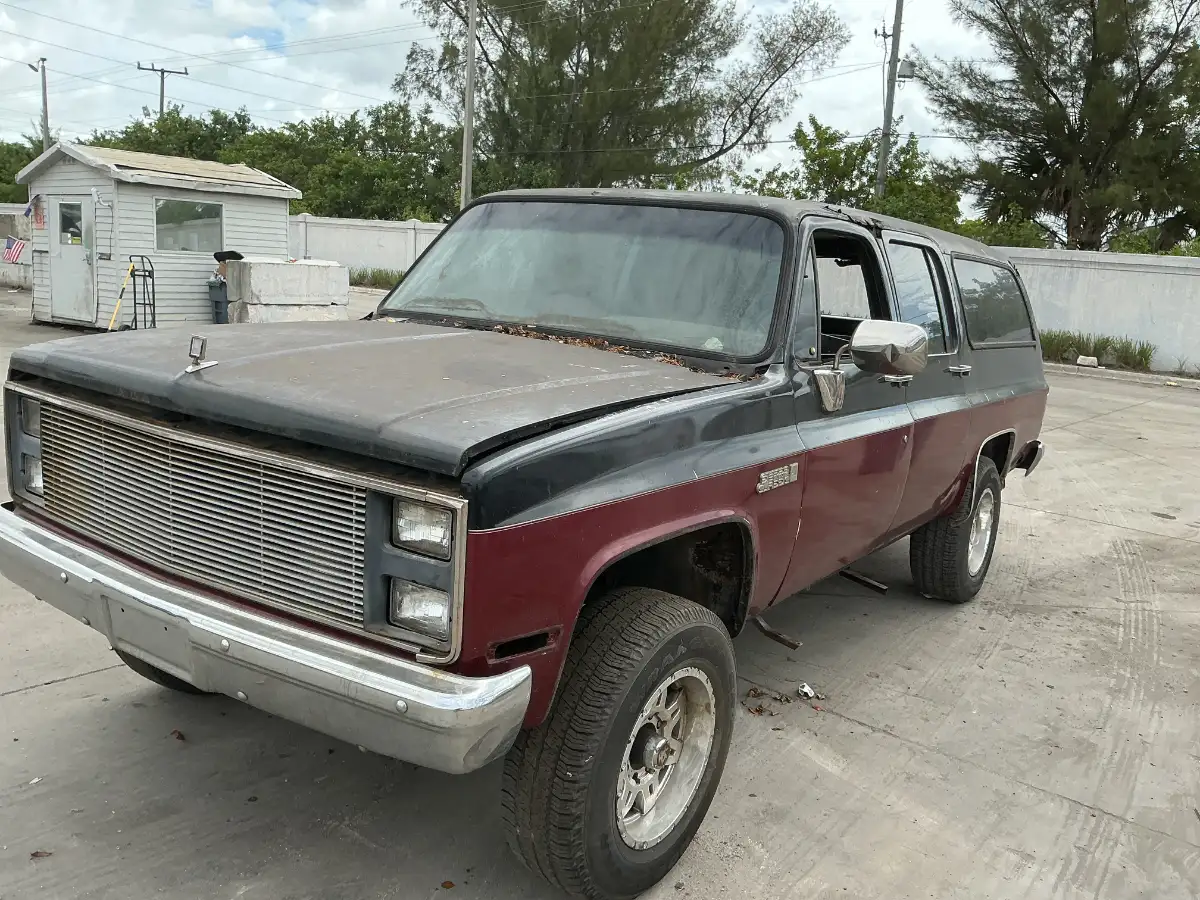 Photo of 1987 Gmc Suburban