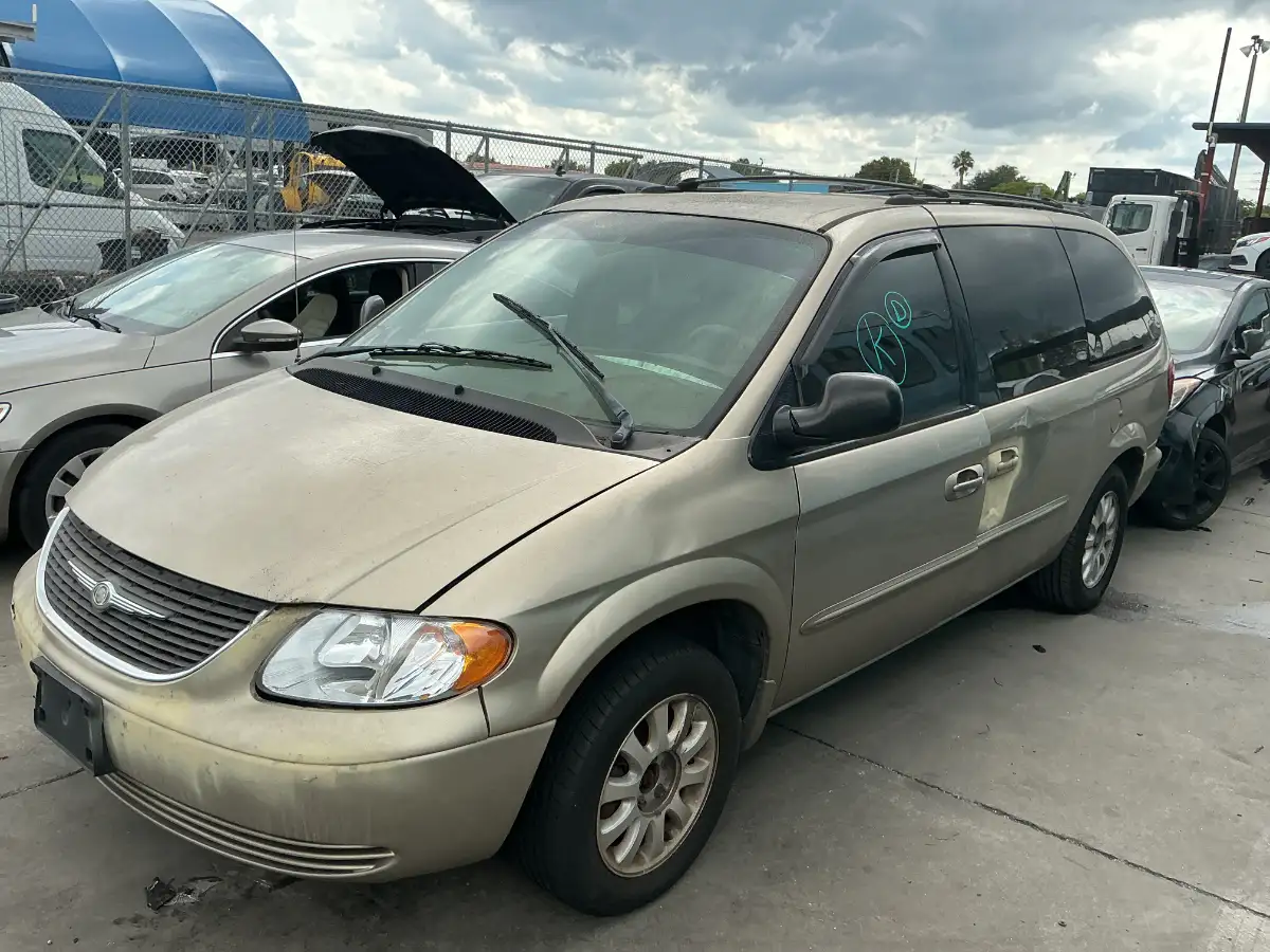 Photo of 2003 Chrysler Town & Country