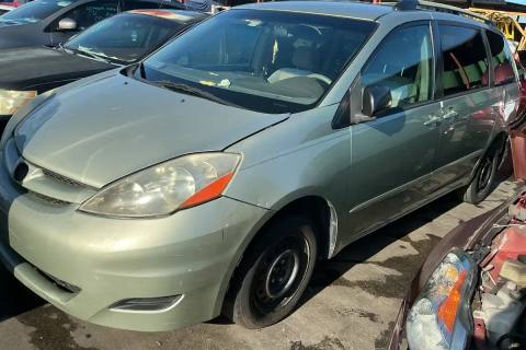 Photo of 2006 Toyota Sienna