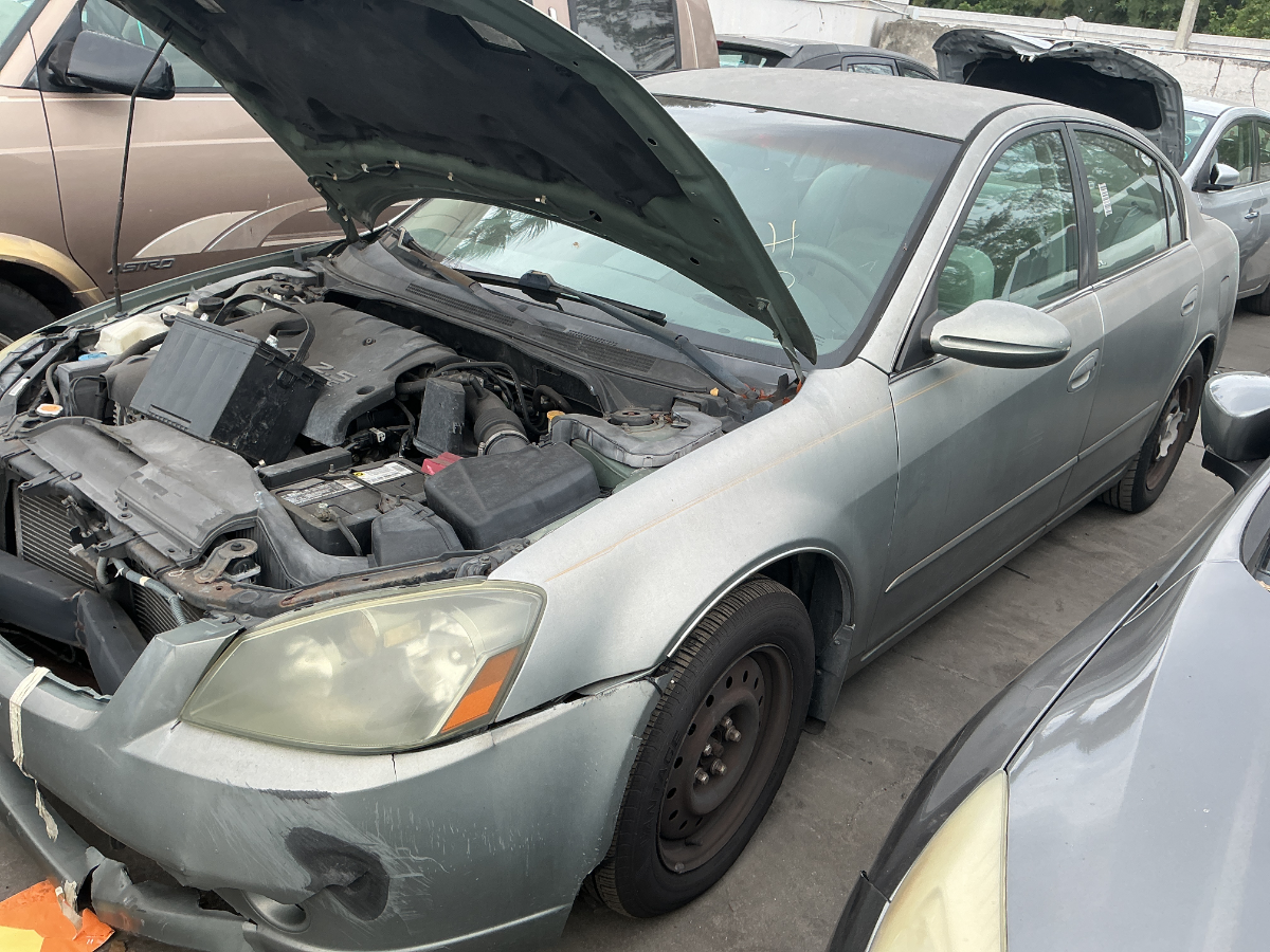 Photo of 2005 Nissan Altima