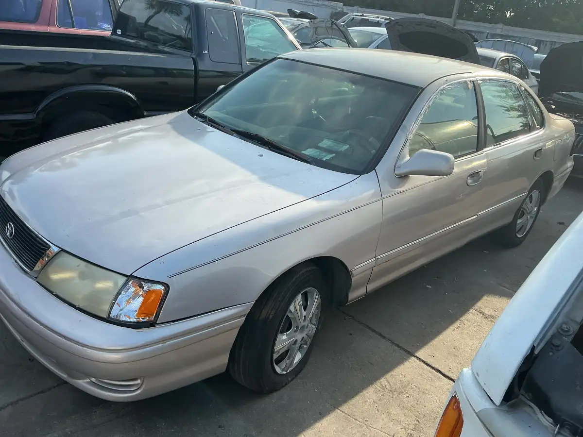 Photo of 1998 Toyota Avalon