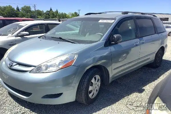 Photo of 2008 Toyota Sienna