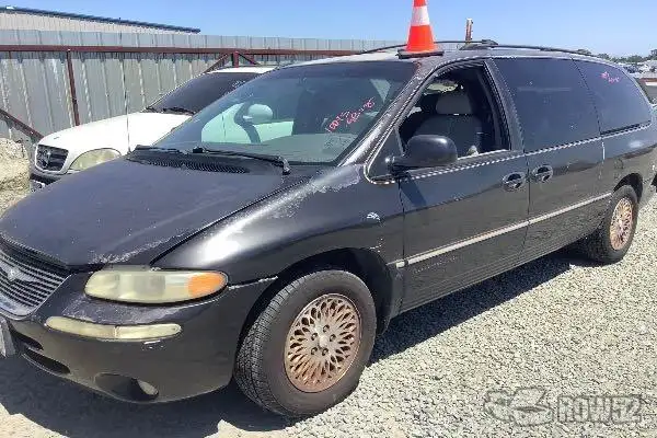 Photo of 1998 Chrysler Town & Country