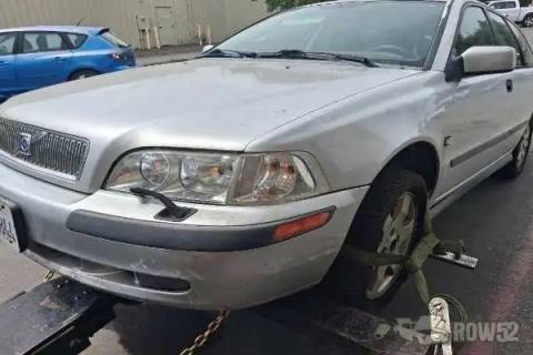 Photo of 2001 Volvo V40