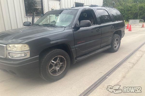 Photo of 2004 GMC Yukon Denali