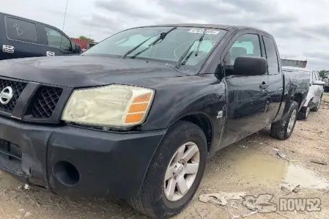 Photo of 2004 Nissan Titan