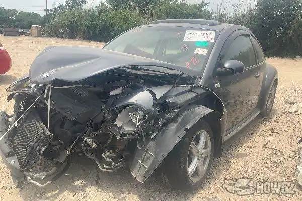 Photo of 2002 Volkswagen New Beetle
