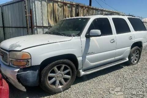 Photo of 2004 GMC Yukon Denali