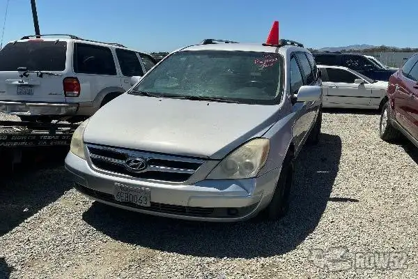 Photo of 2008 Hyundai Entourage