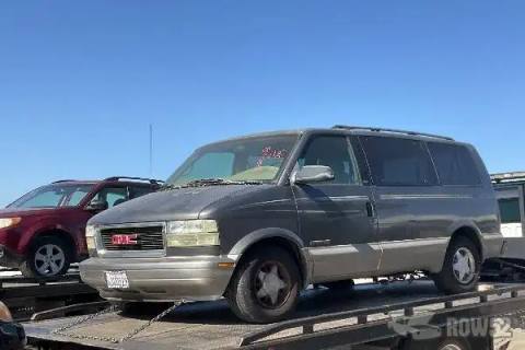 Photo of 2001 GMC Safari