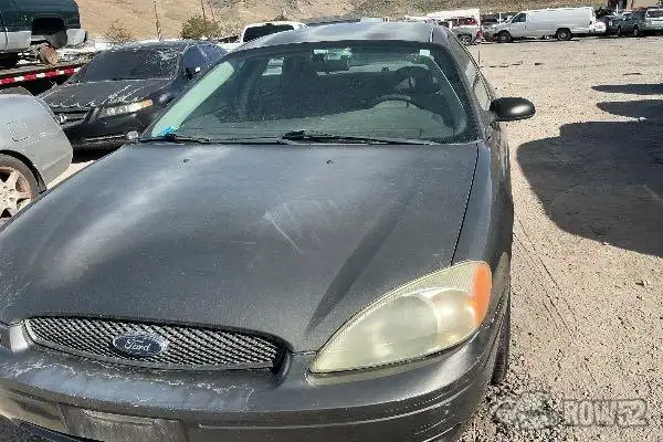 Photo of 2005 Ford Taurus