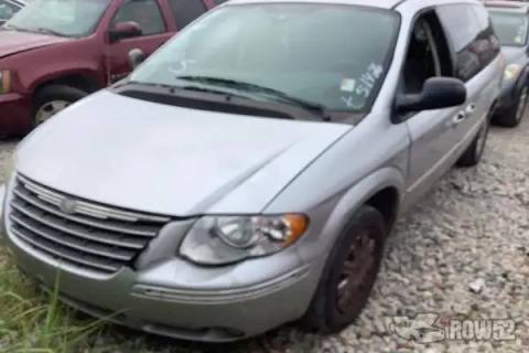 Photo of 2006 Chrysler Town & Country