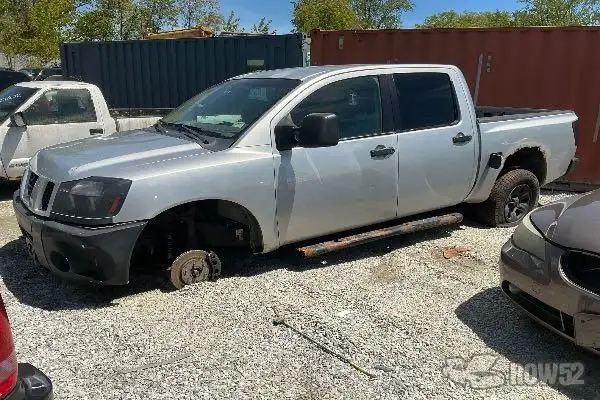 Photo of 2005 Nissan Titan