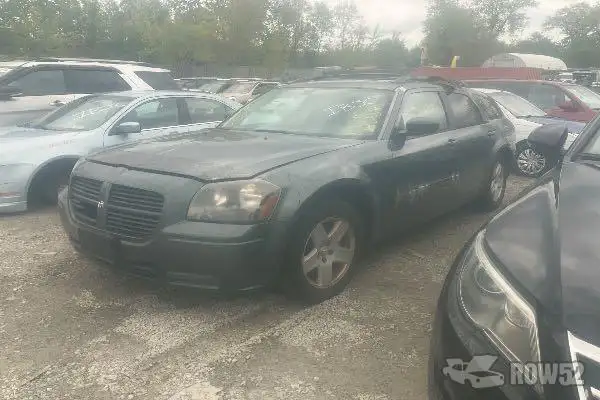 Photo of 2005 Dodge Magnum