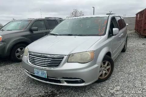 Photo of 2012 Chrysler Town & Country