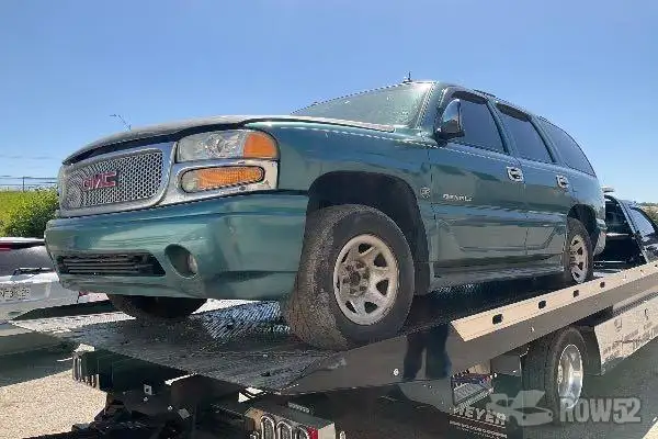 Photo of 2003 GMC Yukon Denali