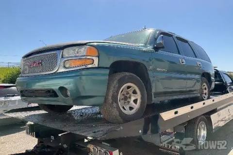 Photo of 2003 GMC Yukon Denali