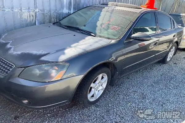 Photo of 2005 Nissan Altima