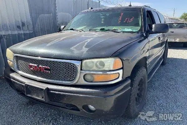 Photo of 2004 GMC Yukon Denali