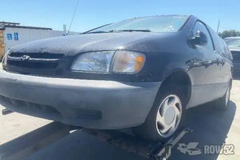 Photo of 2000 Toyota Sienna