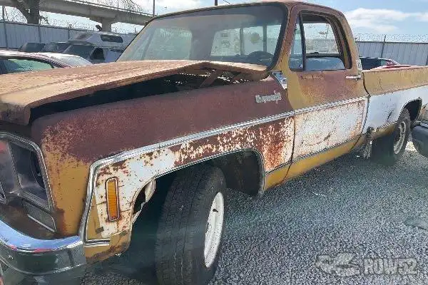 Photo of 1973 Chevrolet Truck (Pre-81)