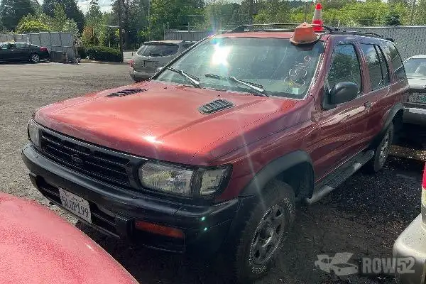 Photo of 1996 Nissan Pathfinder
